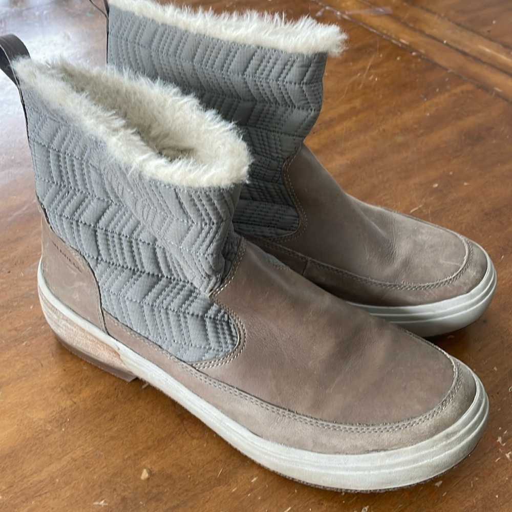 Merrell Waterproof Size 11 boots